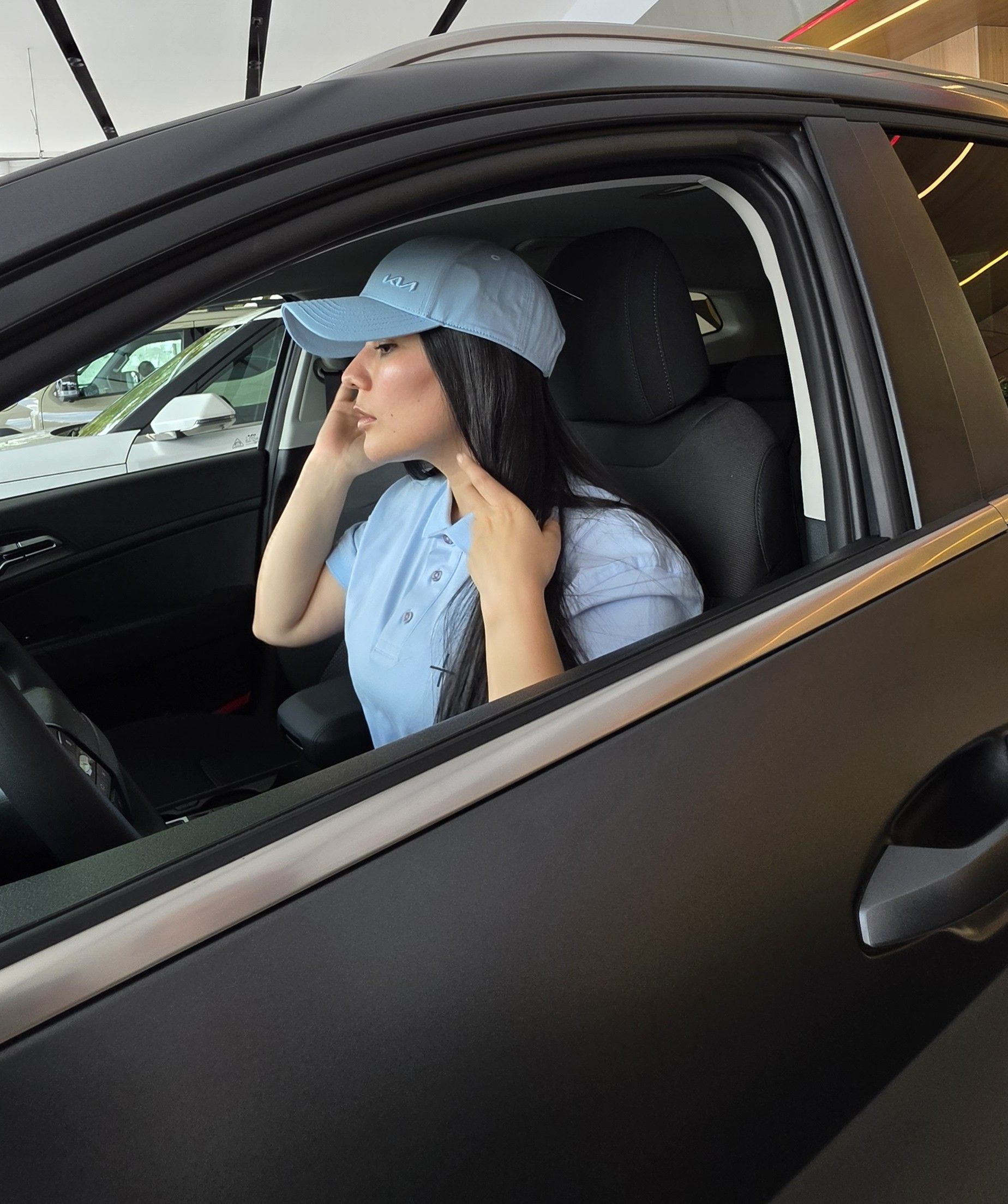 El complemento perfecto para elevar tu look. Ligera, cómoda y con un diseño que refleja tu estilo en movimiento.